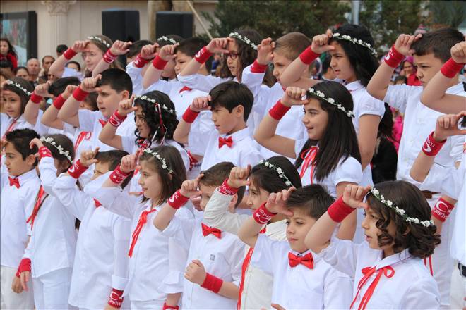 23 Nisan Menemen de daha da anlamlı kutlandı