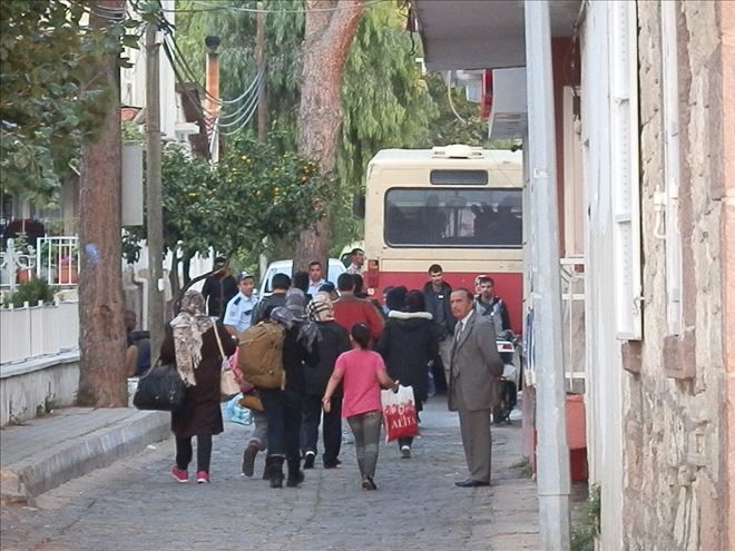 FOÇA´DA 88 GÖÇMEN KAÇAK YAKALANDI