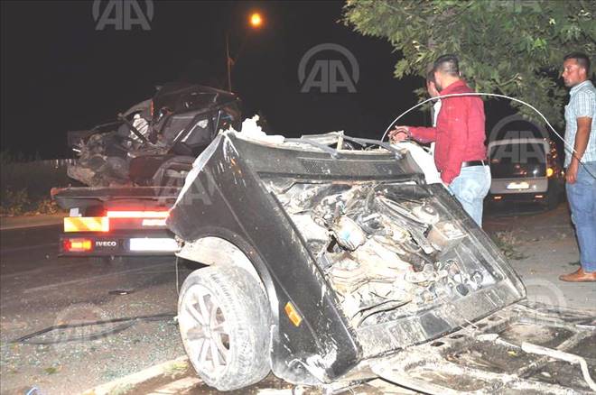 İzmir`de otomobil takla attı 1 ölü, 2 yaralı