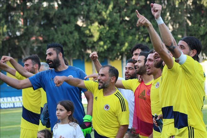 Menemen Belediyespor Saha ve Tribünde Tek Yürek