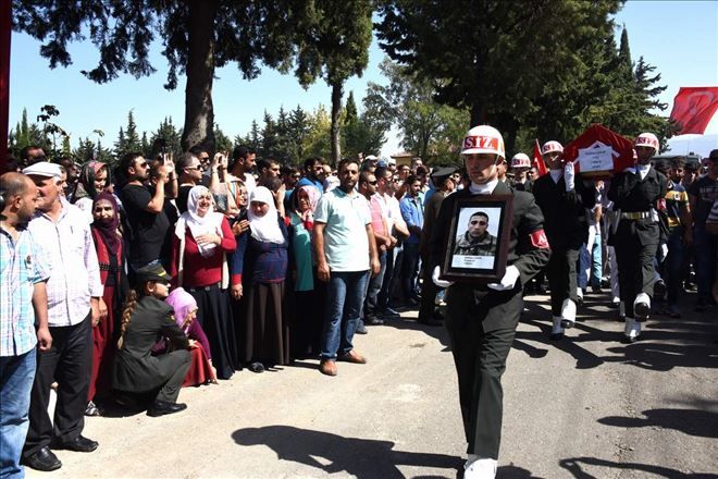 Piyade er Kürtçe ağıtlarla son yolculuğuna uğurlandı