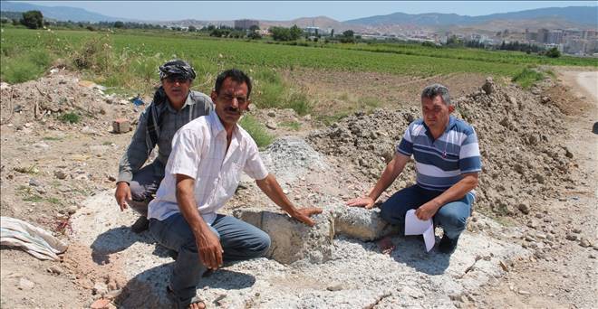 Koyundereli Çiftçiler ‘çukura' düştü 