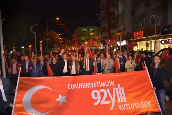 CUMHURİYET İÇİN YÜRÜDÜLER