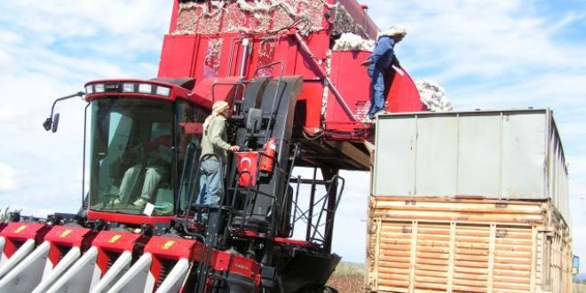  Menemen'de Çiftçiler tarım makinelerine yöneldi