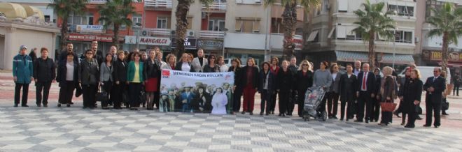 Menemen Türk Kadını Ata nın Huzurunda  