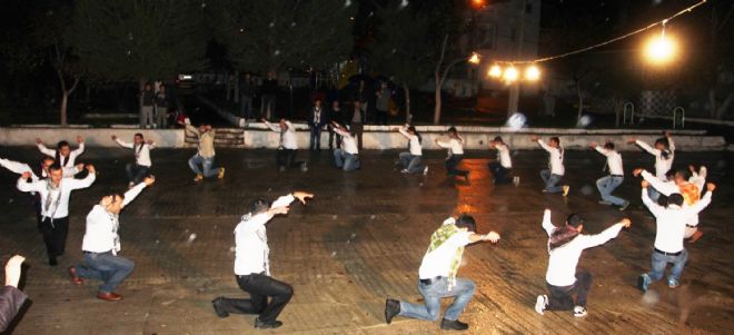 Harmandalı Zeybek ateşi Hatundere de yandı