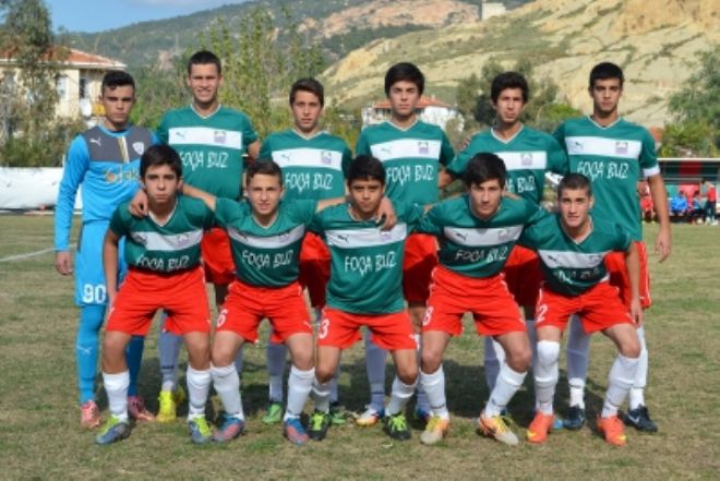 Foça Belediye Spor U 17`leri,  İzmir Play-Off`larına Katılacak 