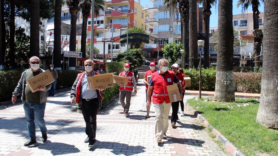 Türk Kızılay'ı Menemen Şubesi'nden Anneler Günü Kutlaması