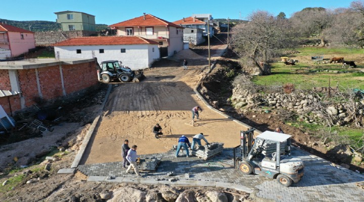 ÇUKURKÖY’ÜN YOLLARINA PARKE TAŞI DÖŞENDİ