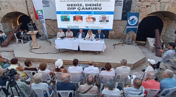 GEDİZ VE KÖRFEZİN KİRLİLİĞİ FOÇADA TARİHİ KALEDE MASAYA YATIRILDI
