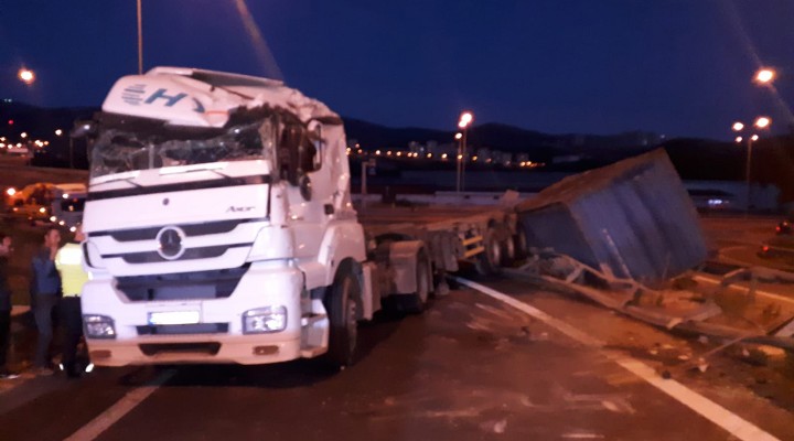 Menemen Otoban Girişinde Tır Kazası