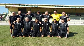 Foça Belediye Spor,  Teos Masterler Futbol Turnuvası`nda 2. oldu