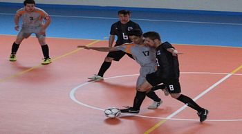 Futsal İl Birinciliği karşılaşmaları Menemen'de başladı 
