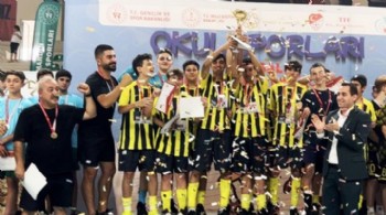 Futsal Şampiyonu Şehit Kemal Ortaokulu