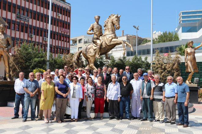 CHP ve Sivil Toplum Kuruluşlarından Ata ya çelenk