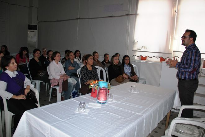 Velilere ‘Sağlıklı İletişim  Dersi Verildi 