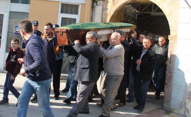 Menemenlileri Buluşturan Cenaze USUMU AİLESİ YASTA