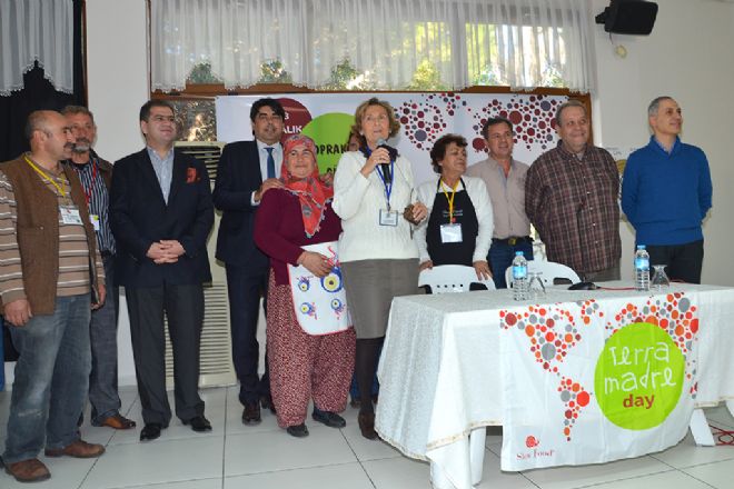 Foça, Toprak Ana ya Teşekkür Etti