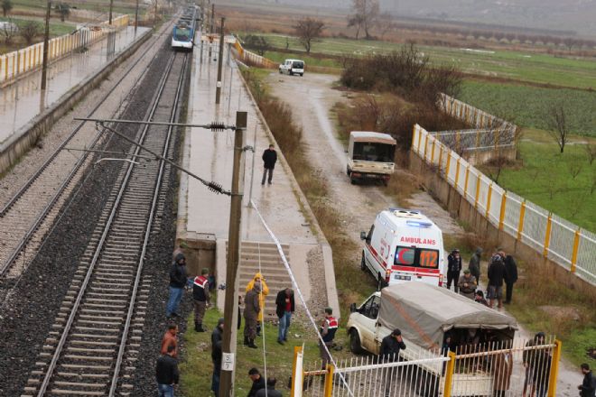 İZBAN Hattında feci kaza: 1 ölü 