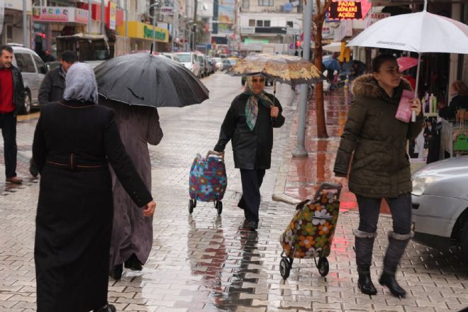 Menemen e son 48 saatte 52 kilogram yağış düştü 