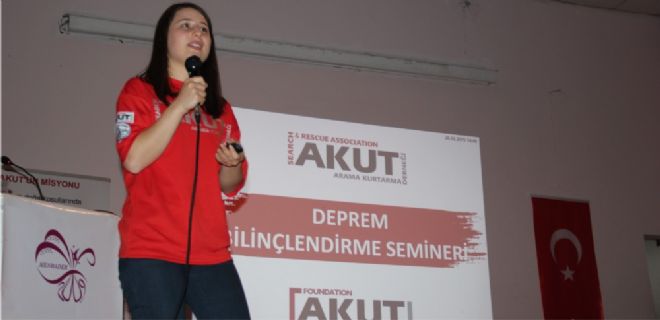 AKUT tan deprem bilinçlendirme eğitimi