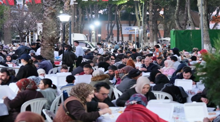 BİNLERCE MENEMENLİ TEK YÜREK OLDU