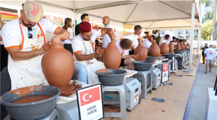 ÇÖMLEK FESTİVALİ NDE DÜNYACA ÜNLÜ ELLER YARIŞTI