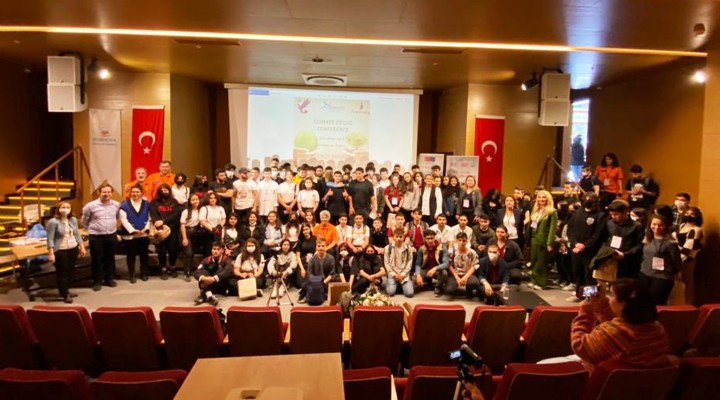 Foçalı Öğrencilerden Kaliteli Büyüme eTwinning Projesi