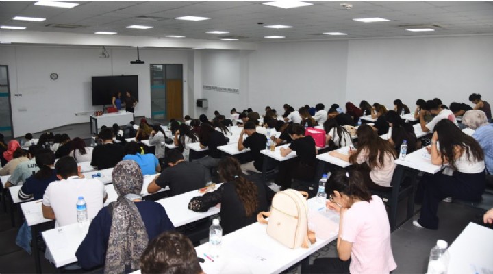 MENEMEN DE ÖĞRENCİLERE SINAV PROVASI