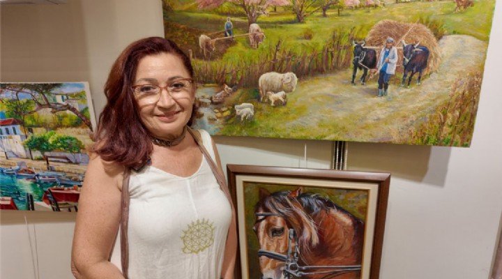 RESSAM SELMA TOP TABLOLARINI FOÇADA SERGİLEDİ