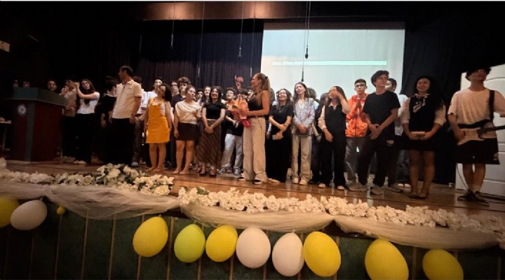 ŞEHİT AHMET ÖZSOY FEN LİSESİ NDE ENGLISH ON STAGE COŞKUSU