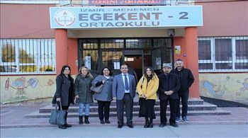 Okurlarıyla Buluştu