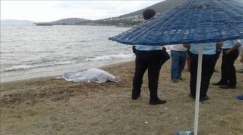 KALP KRİZİ YENİFOÇA´DA DENİZDE YAKALADI
