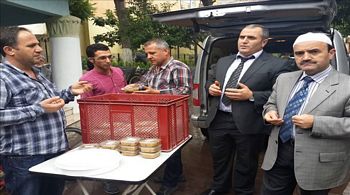 Menemen Kaymakamlığı´ndan Aşure Dağıtımı