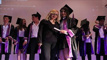  Uğur Lisesinde Mezuniyet Sevinci ?Üniversite bekle bizi geliyoruz?