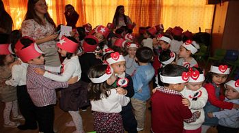 Kız Meslek'te Miniklerin Cumhuriyet Coşkusu