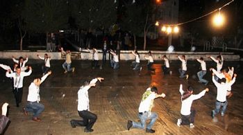 Harmandalı Zeybek ateşi Hatundere'de yandı