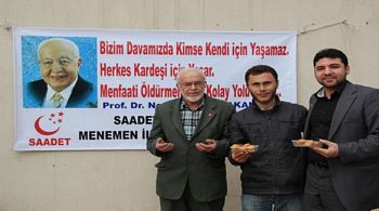 Necmettin Erbakan Menemen'de de  Dualarla Anıldı