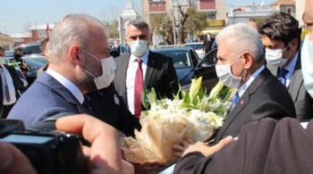 Binali Yıldırım Menemen’i Ziyaret Etti