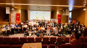 Foçalı Öğrencilerden Kaliteli Büyüme eTwinning Projesi