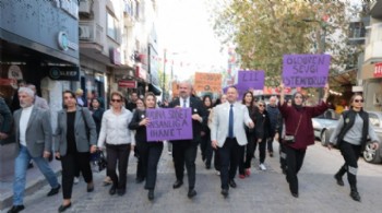 MENEMEN, KADINA ŞİDDETE KARŞI TEK SES OLDU
