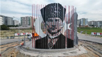 MENEMEN’E 4 BOYUTLU ATATÜRK ANITI