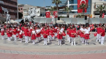 Menemen'de 23 Nisan coşkusu yaşandı
