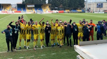 Menemenspor : 6 - Akhisarspor : 2