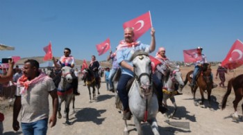 TÜRKİYE’NİN EN İYİ ATLARI MENEMEN’DE YARIŞTI